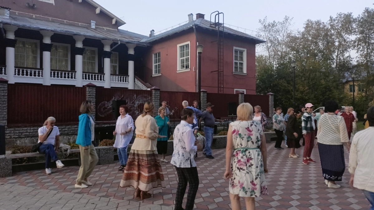 Не покидайте сами себя: что на самом деле ждёт одинокую женщину в старости — 4 урока от Пауло Коэльо