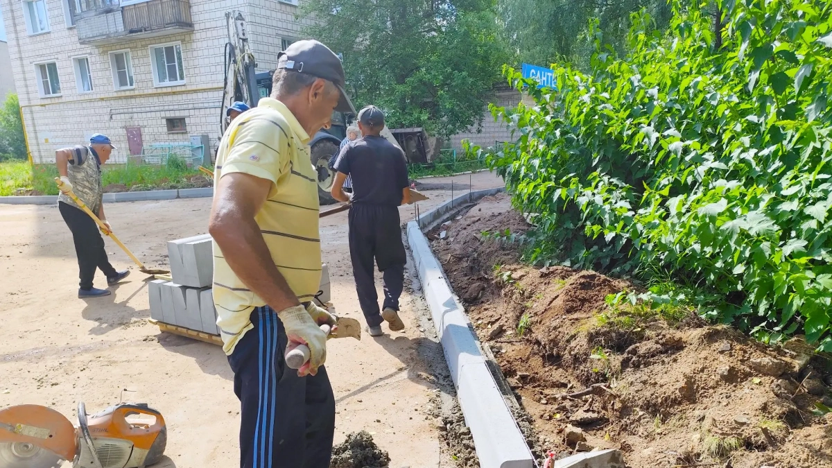В Кирово-Чепецке заканчивают ремонт одной из улиц