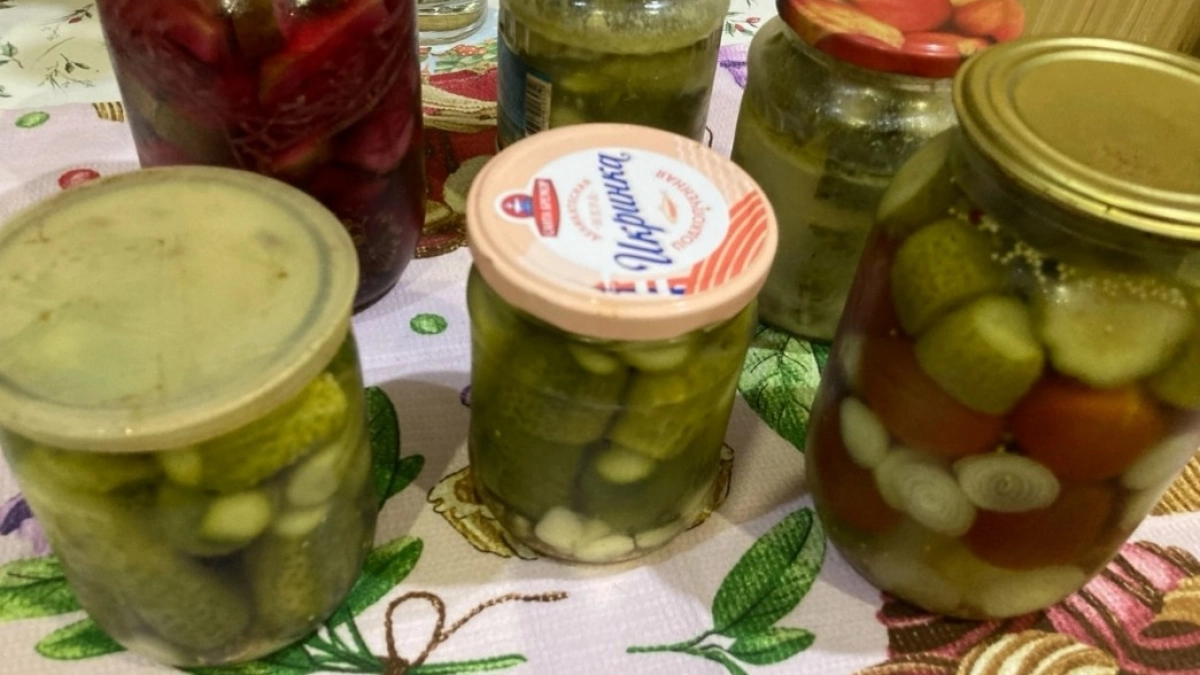 4 ошибки при засолке огурцов, из-за которых рассол мутнеет, а хруст исчезает - обязана знать каждая хозяюшка