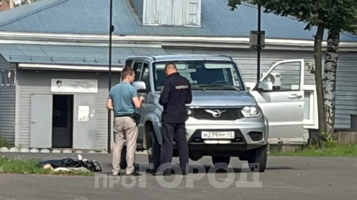 Трагедия на пешеходной улице: в Белой Холунице обнаружено тело женщины