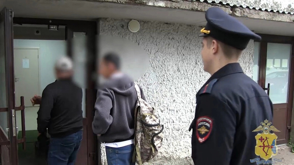 Трое провинившихся жителей Кировской области остались без российского паспорта