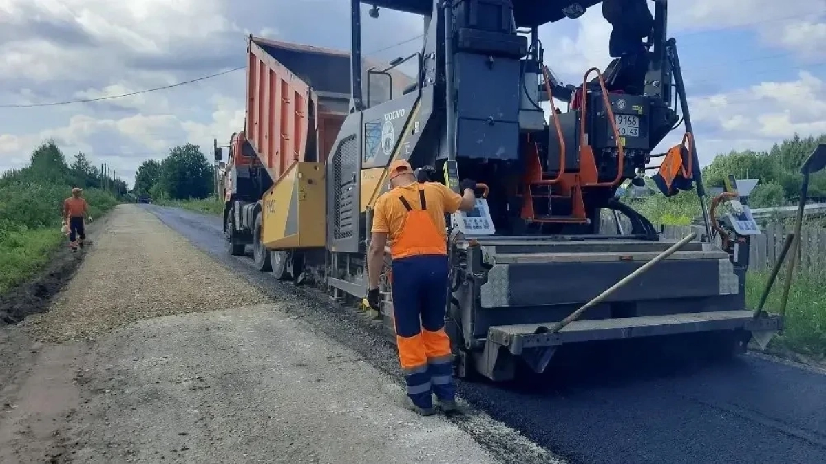 В Кирово-Чепецком районе продолжается ремонт трассы