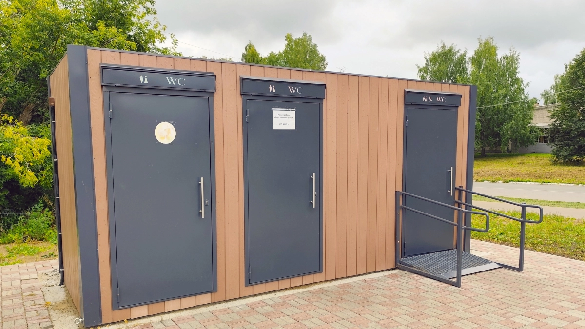 Многострадальный общественный туалет в Кирово-Чепецке стал работать ежедневно