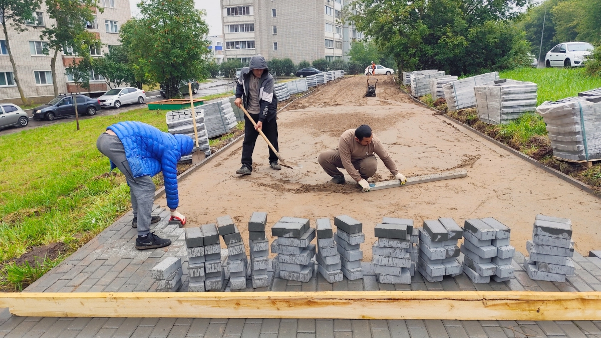 На одном из тротуаров Кирово-Чепецка уложат больше 22 тысяч плиток