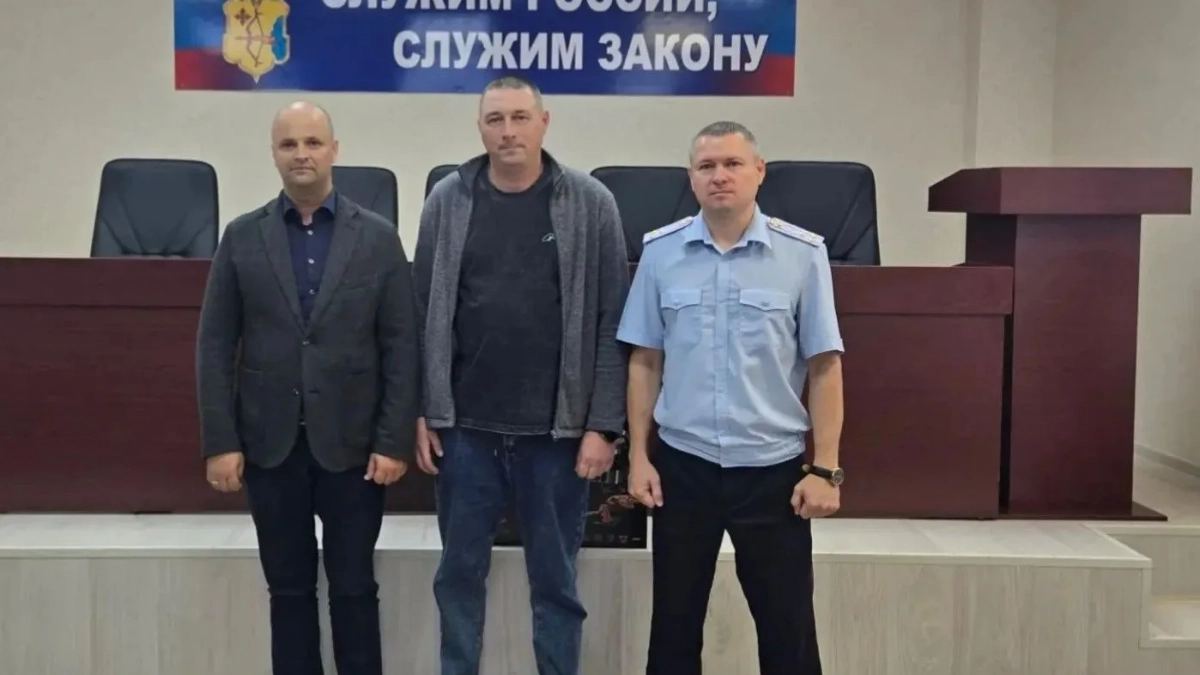 "Машина была в 50 метрах от места пропажи": в Чепецке наградили мужчин, которые нашли утонувшее авто с телами супругов