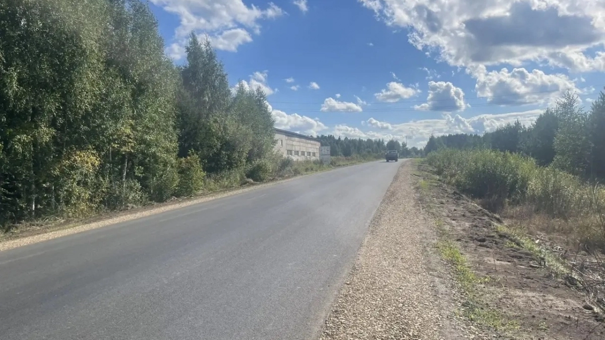 В Кирово-Чепецком районе отремонтировали важный участок дороги у границы Кирова