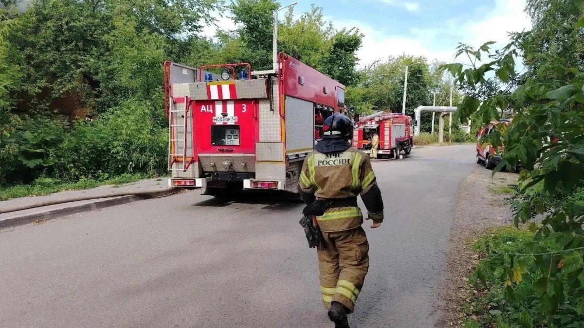 В Кирове загорелся частный дом в Порошино