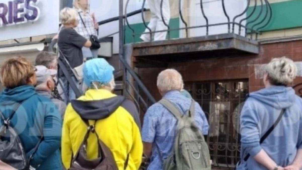 В Кирове 200 пайщиков КПК "Дело и деньги" встретились с властями региона