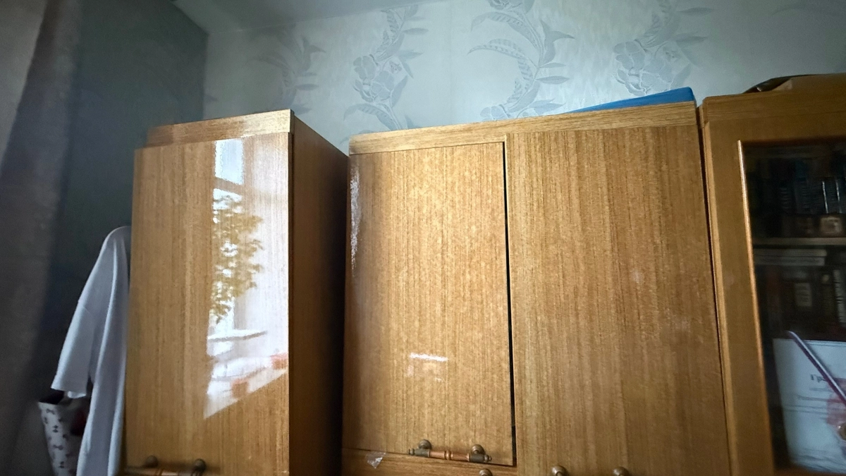 В шкаф больше не кладу дорогие ароматизаторы: 3 дешёвых средства — и свитеры пахнут свежестью всю осень
