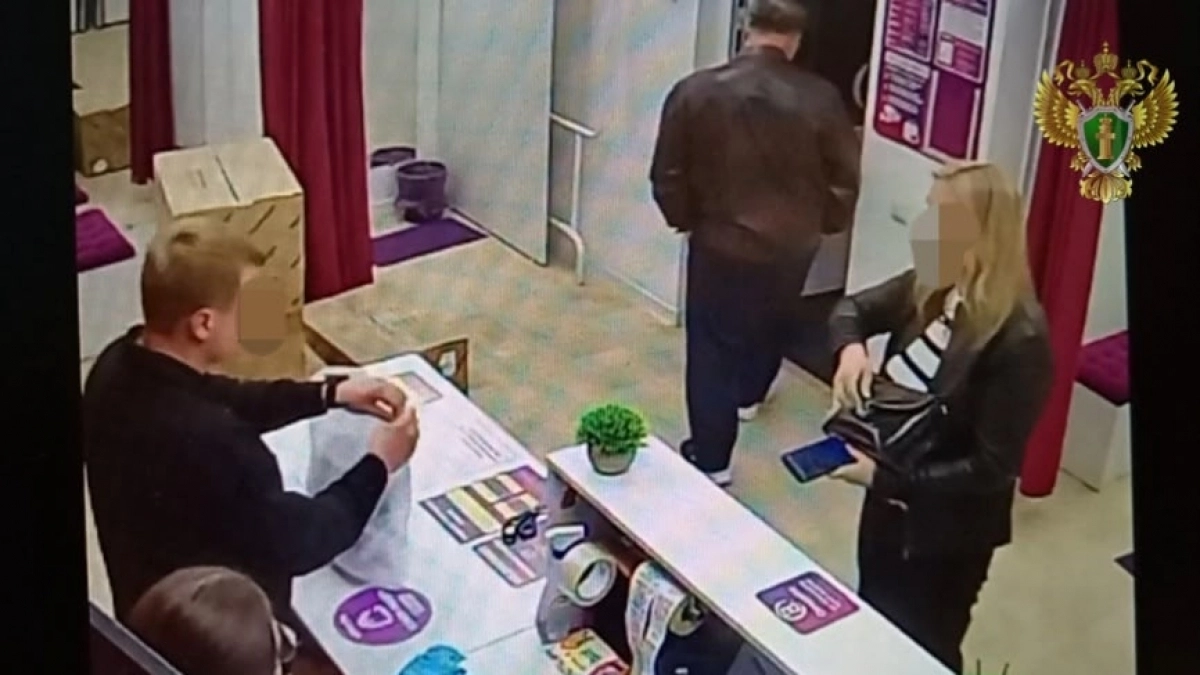 В Кирове наказали буйную женщину из видео про конфликт на пункте выдачи заказов