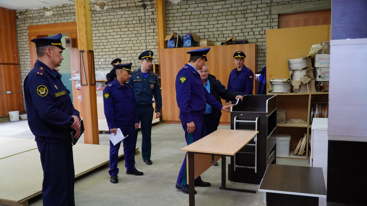 Прокурор области Юрий Рываев нагрянул с проверкой в кирово-чепецкую колонию №21