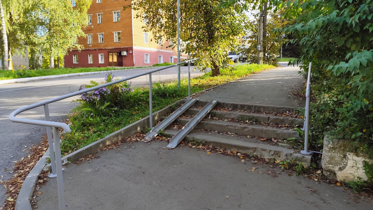 В Кирово-Чепецке привели в порядок опасные лестницы на улице Ленина