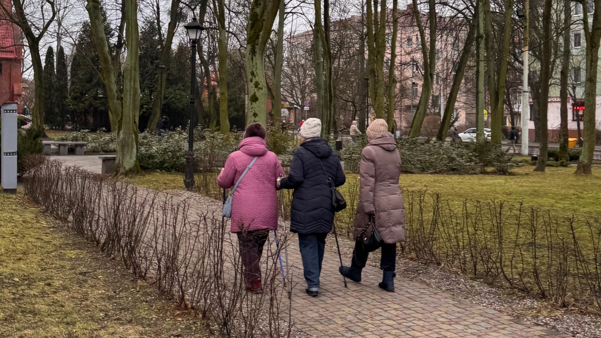Почему с годами нужно держаться от людей подальше: запомните мудрые слова Юрия Левитанского раз и на всю жизнь
