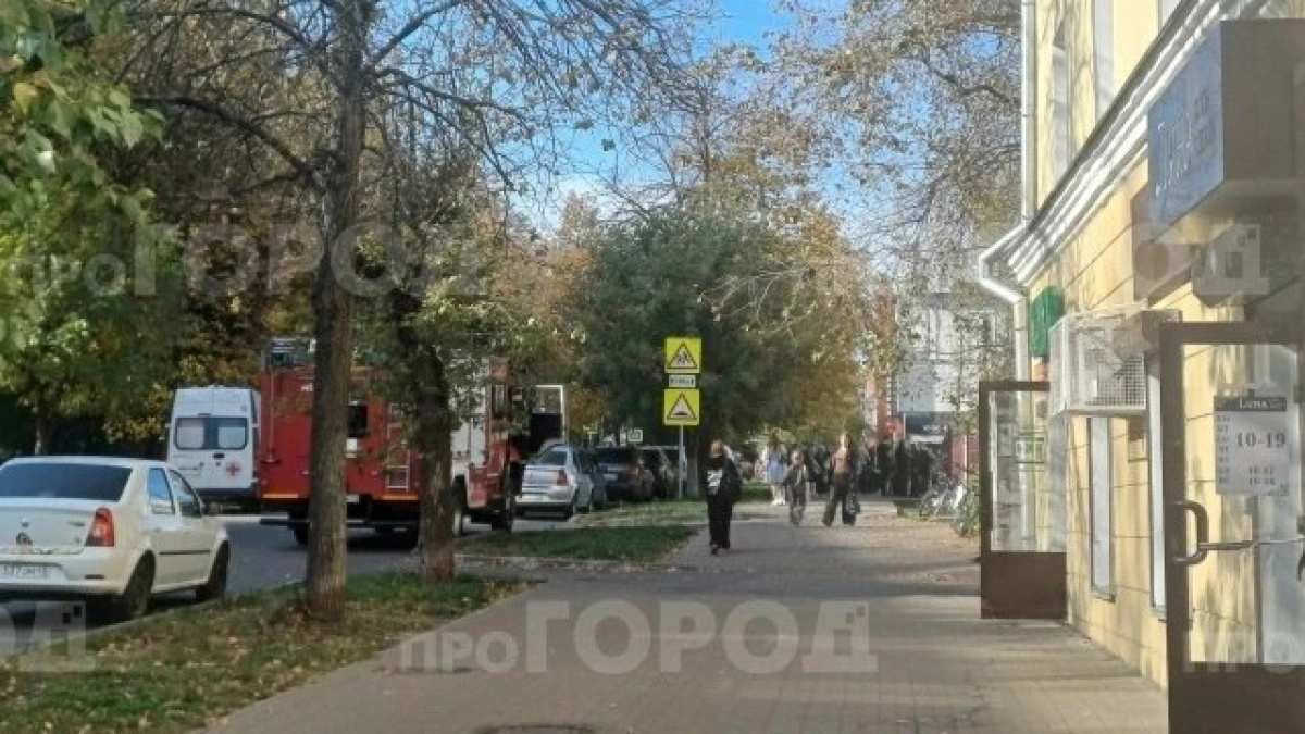 Власти региона прокомментировали массовые эвакуации учебных заведений в Кирове