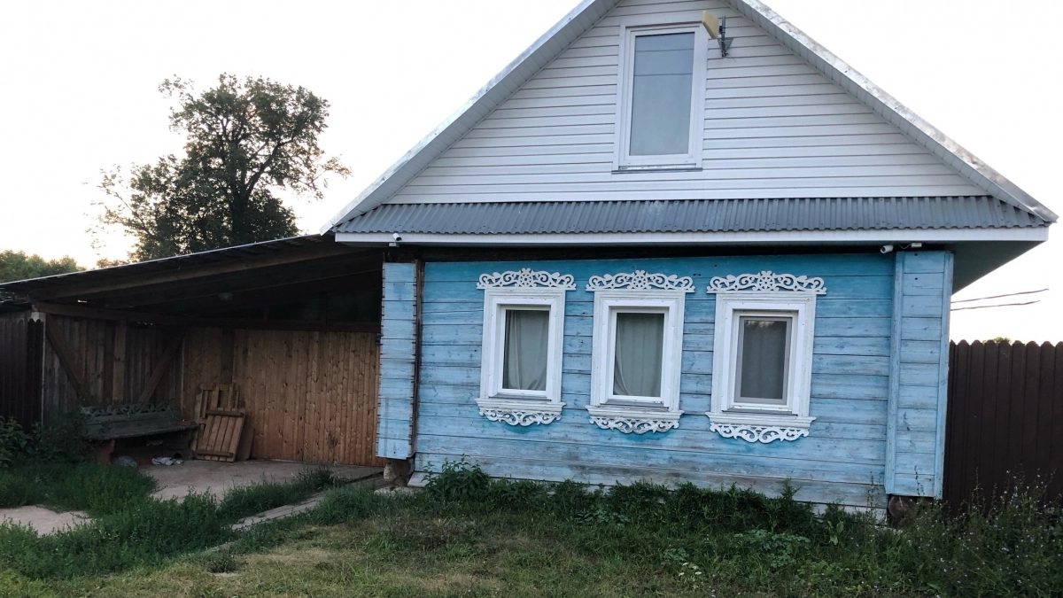 До холодов осталось немного: вот что делают с деревянным забором в конце сентября, чтобы весной не менять доски