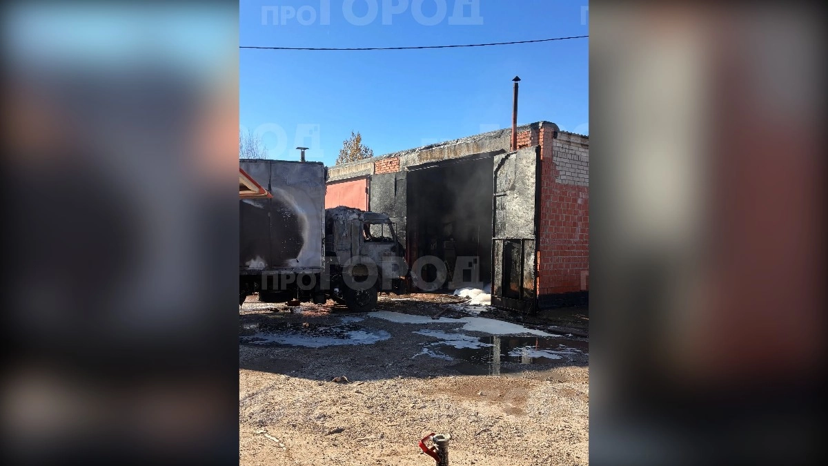 В Кирово-Чепецке после пожара в гараже мужчину с ожогами лица увезли в больницу