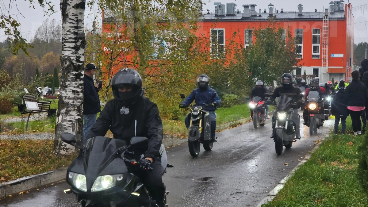 Дождь не помешал чепецким байкерам закрыть мотосезон: фоторепортаж с мероприятия
