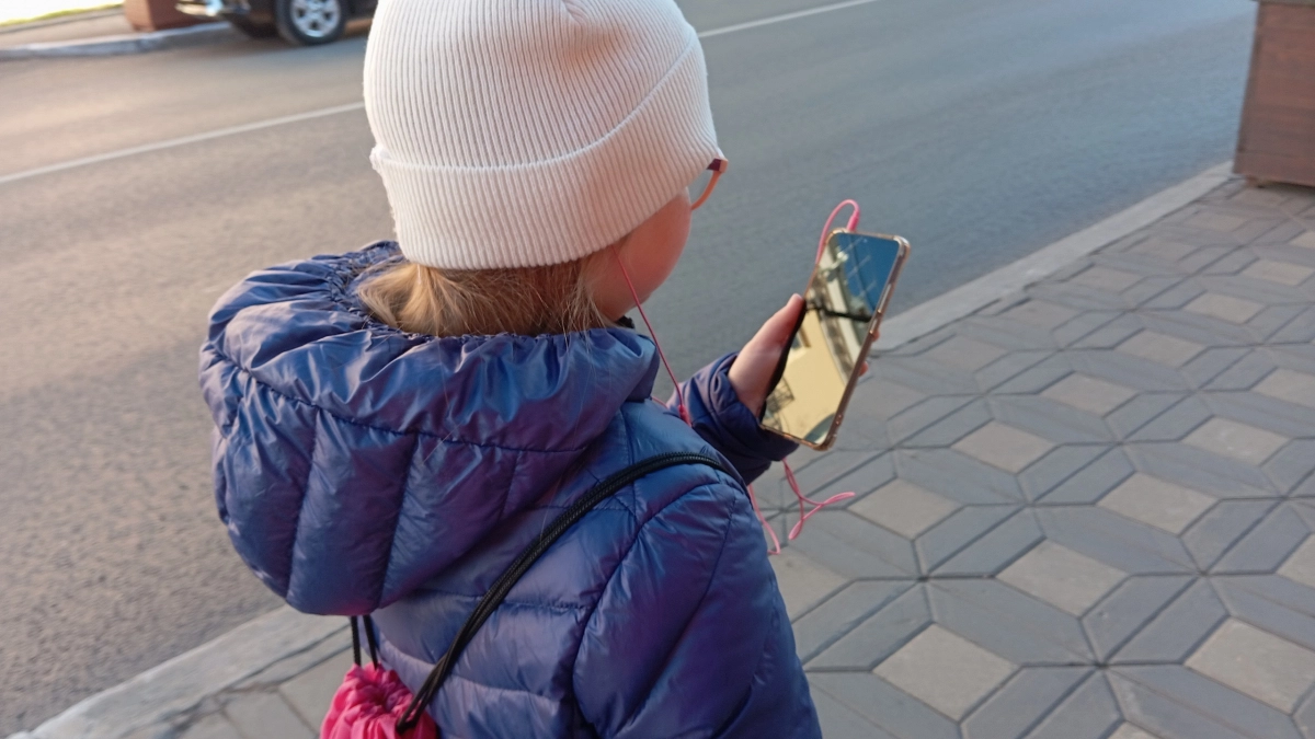 Можно ли одновременно включать Wi-Fi и мобильный интернет: запомните сами и родителям расскажите