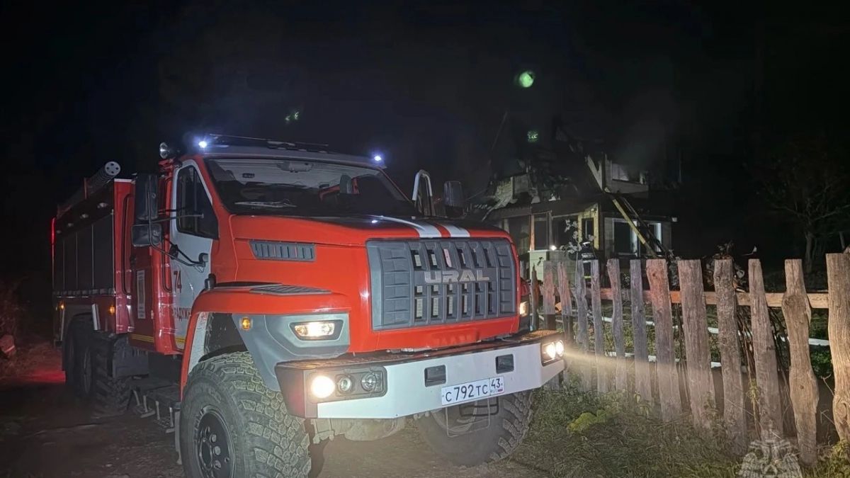 В Кирово-Чепецком районе огнем поврежден садовый дом