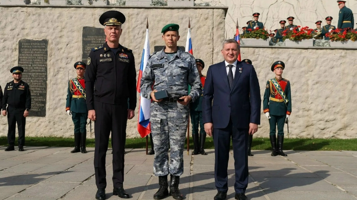 Судебный пристав из Кирова получил право ношения зеленого берета