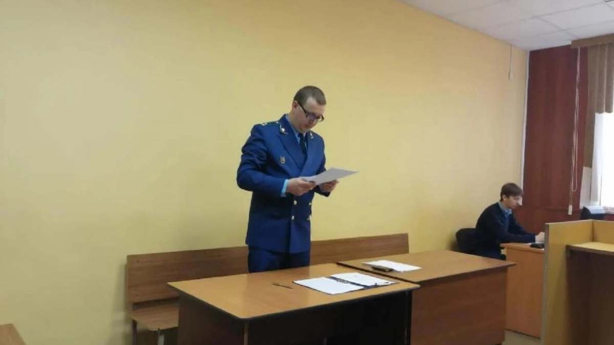 В Лебяжье чиновник не ответил местному жителю на обращение и поплатился