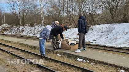 "Закупаемся хлебом и мясом": как жители Каринторфа готовятся к изоляции микрорайона на время паводка