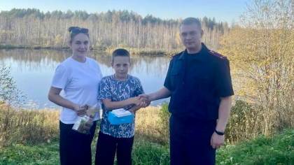 Под Лузой сотрудники СК России встретились со школьником, спасшим человеку жизнь