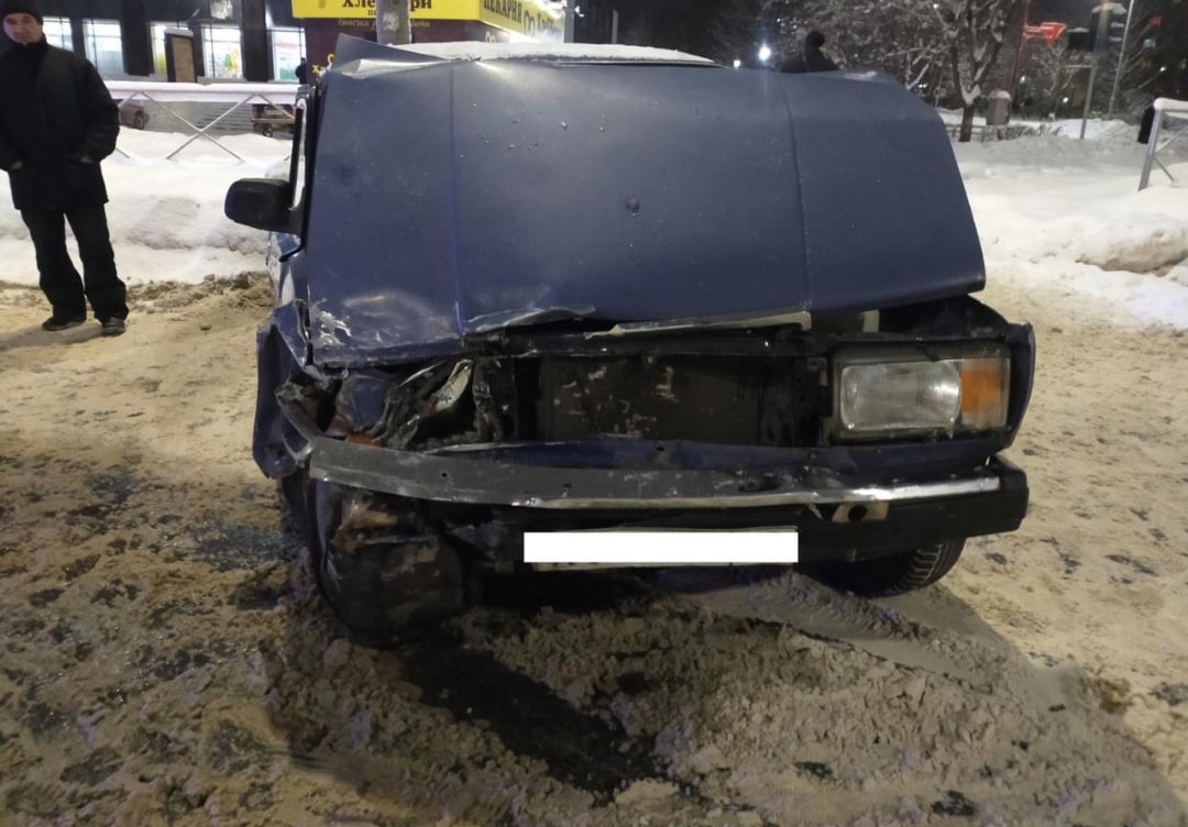 За день в чепецких ДТП пострадали пешеход и водитель 