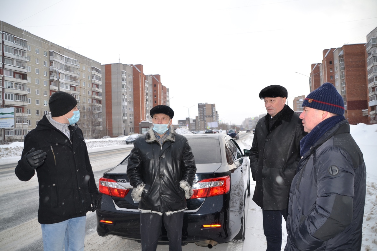 В Чепецке чиновники проверили уборку дорог: власти требуют выполнять условия контракта
