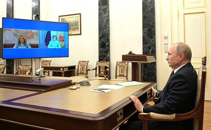 Владимир Путин объявил о выходных с 1 по 11 мая включительно 