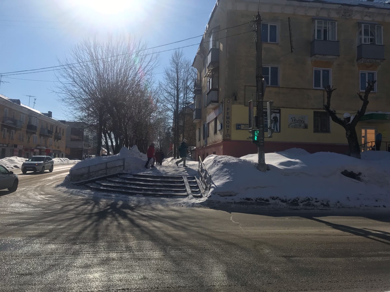 Кирово чепецк на неделю. Кирово-Чепецк. Снегопад в апреле. Кирово Чепецк рюмочная. Кирово Чепецк ночью.