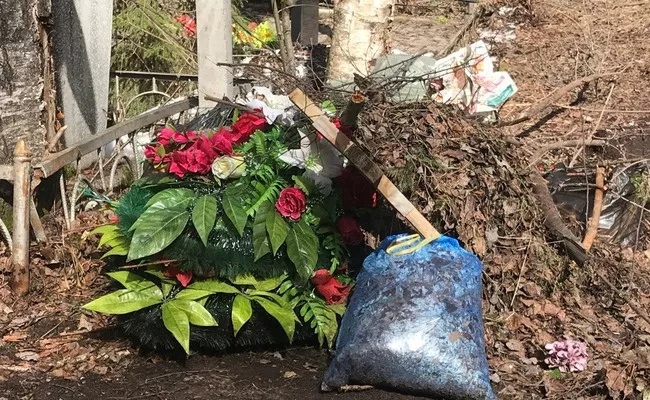 Прокуратура Чепецка обязала узаконить кладбище под Селезенихой