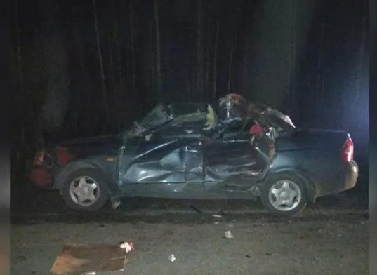 На трассе в Кировской области водитель «Лады» разбился насмерть в ДТП с фурой