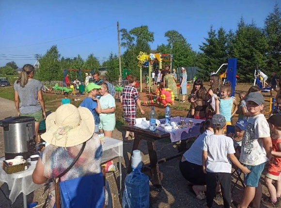 В Кирово-Чепецком районе открылась детская спортивная площадка