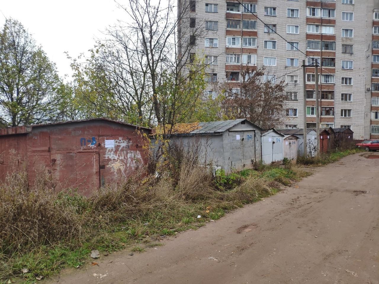В Чепецке владельцев гаражей на улице Песчаной просят освободить территорию