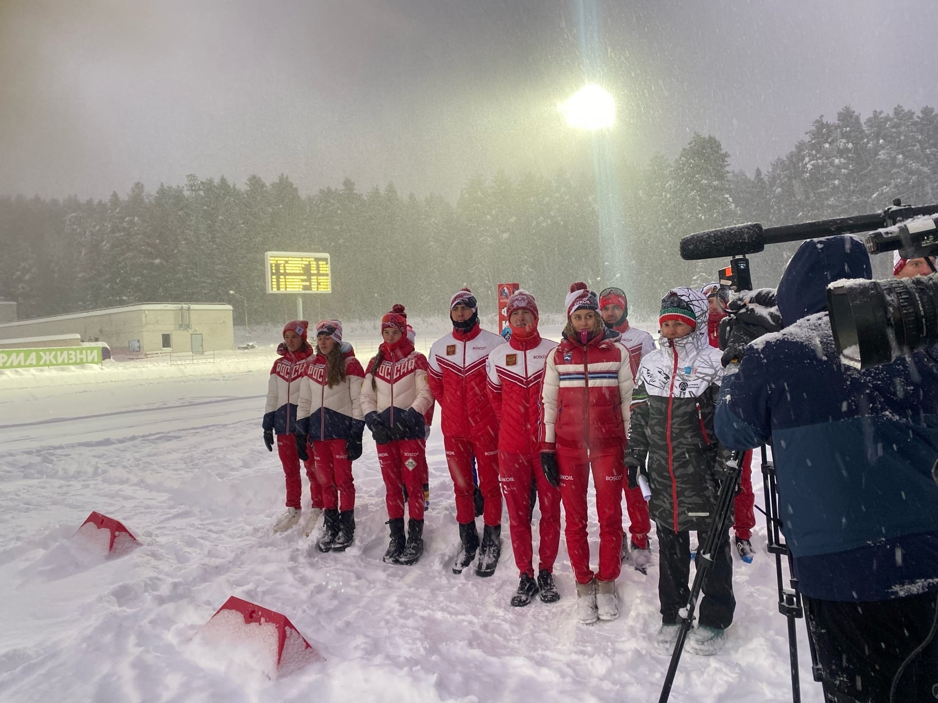 Зрители встречают овациями: как проходит этап кубка России по лыжным гонкам в Перекопе