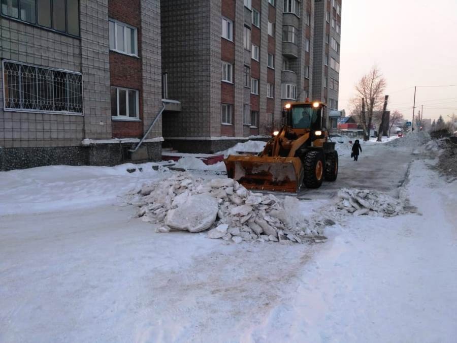 Дворы кирово-чепецких домов очистят от снежных завалов 