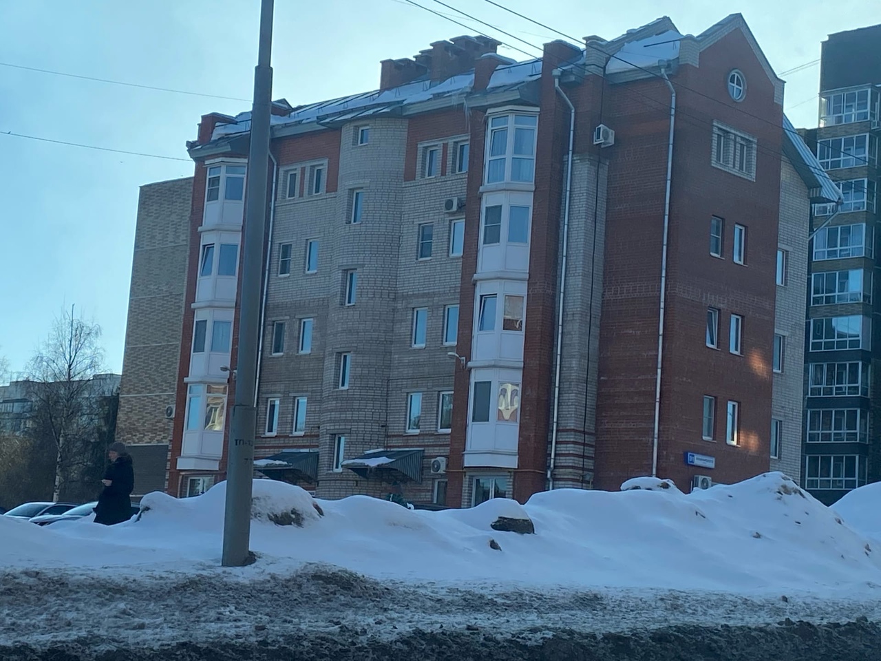 В Кировской области под снежным завалом погибла женщина