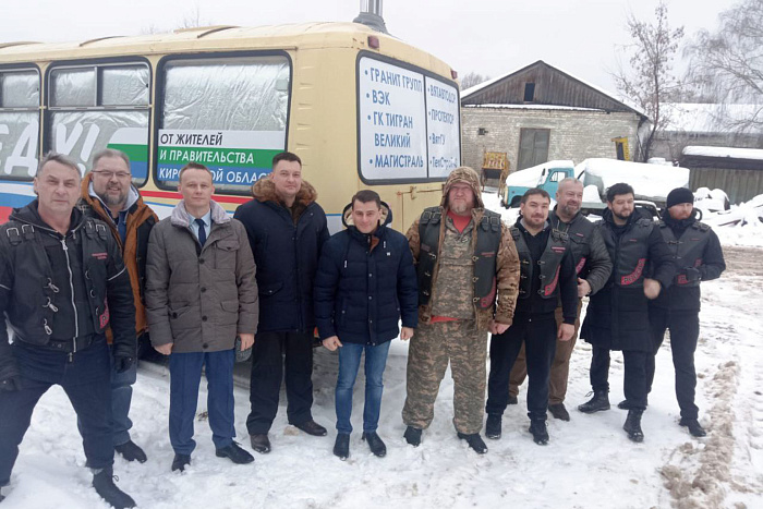 Земляки сделали автобус-баню для жителей Кировской области, участвующих в СВО