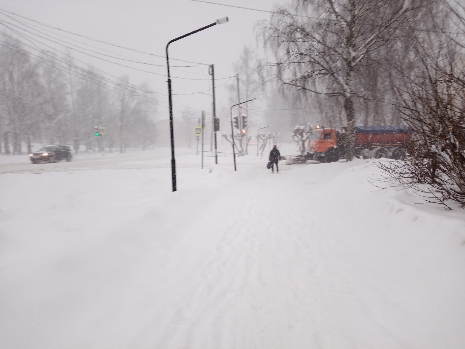 Жителей Кировской области просят отказаться от поездок из-за погоды