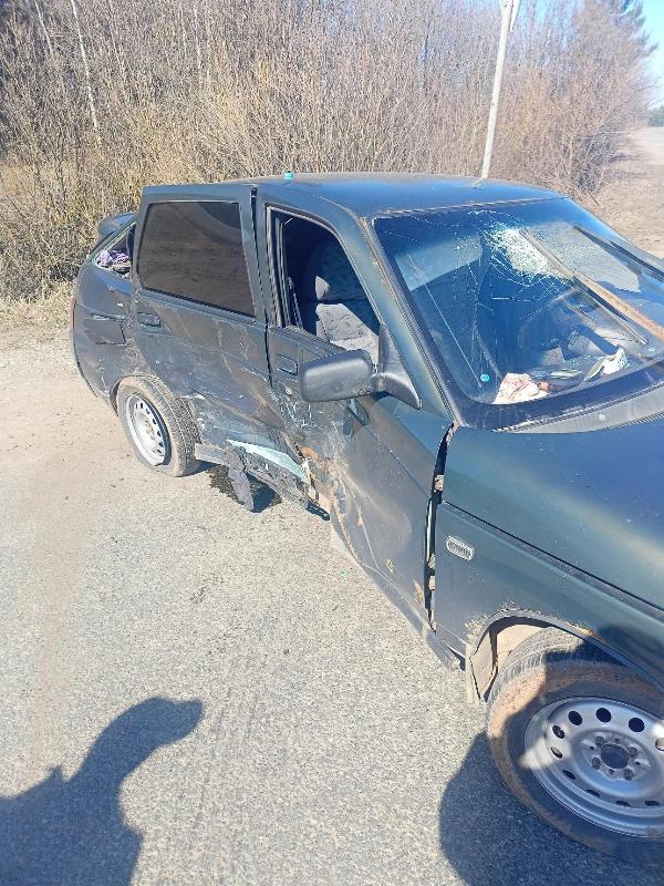   В Кирово-Чепецком районе столкнулись две легковушки: есть пострадавшие