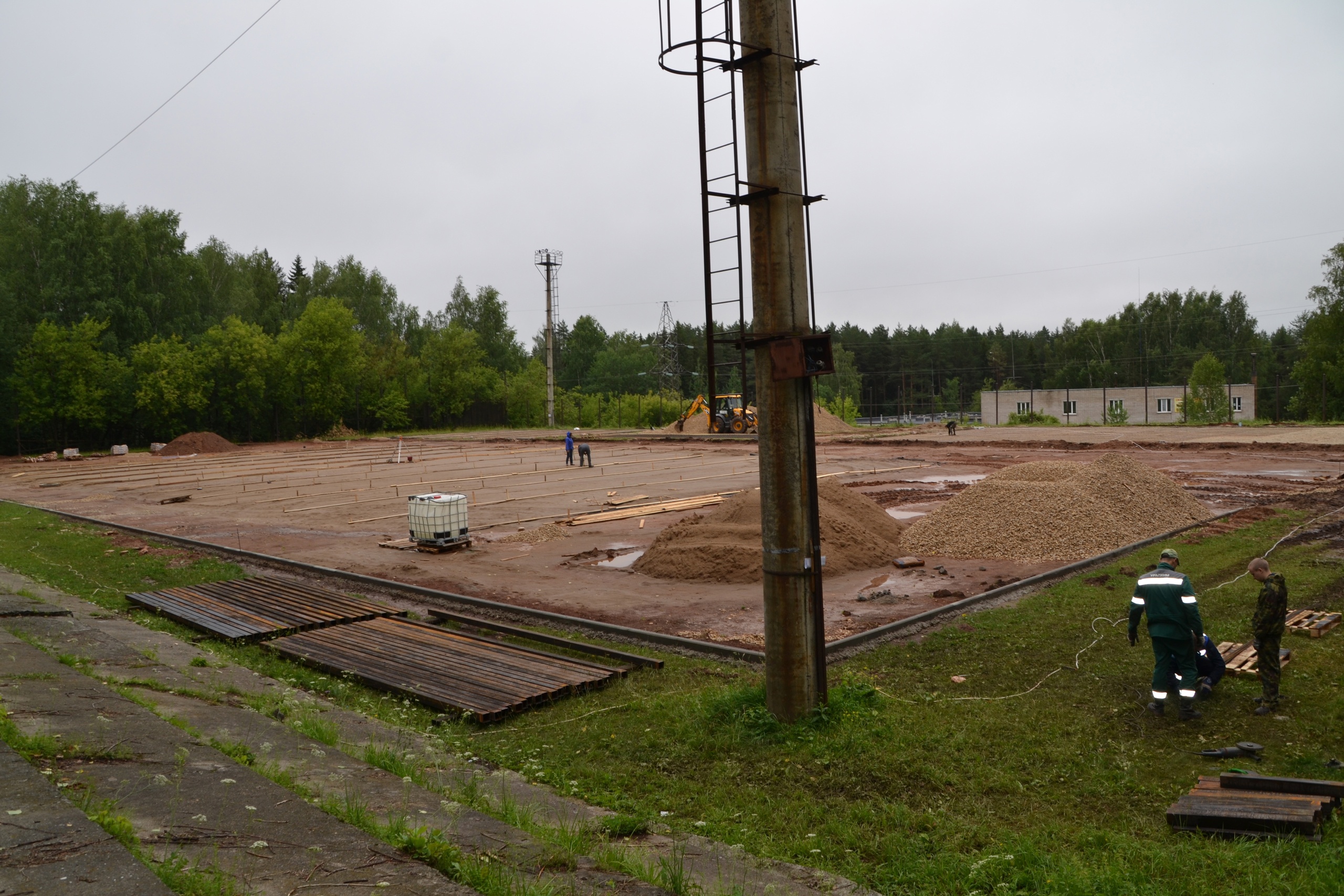 В Кирово-Чепецке строят "умную" спортплощадку: о ходе работ