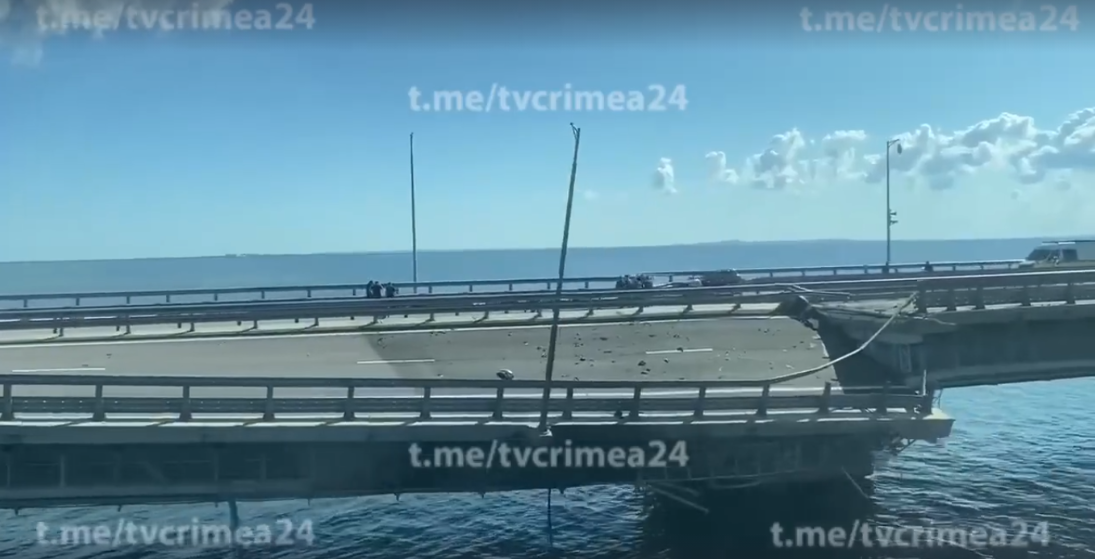 На Крымском мосту погибли люди: что известно о ЧП