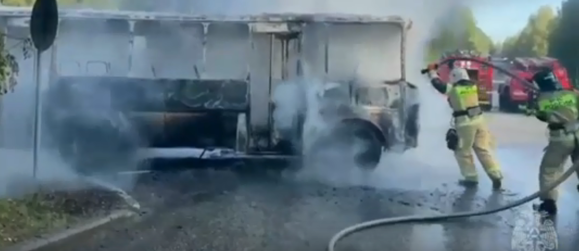 Утром в Кирово-Чепецке сгорел автобус: в ГУ МЧС рассказали об обстоятельствах ЧП