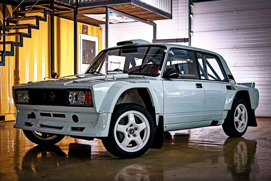 Гонщик из Кировской области превратил старый ВАЗ-2105 в автомобиль для ралли