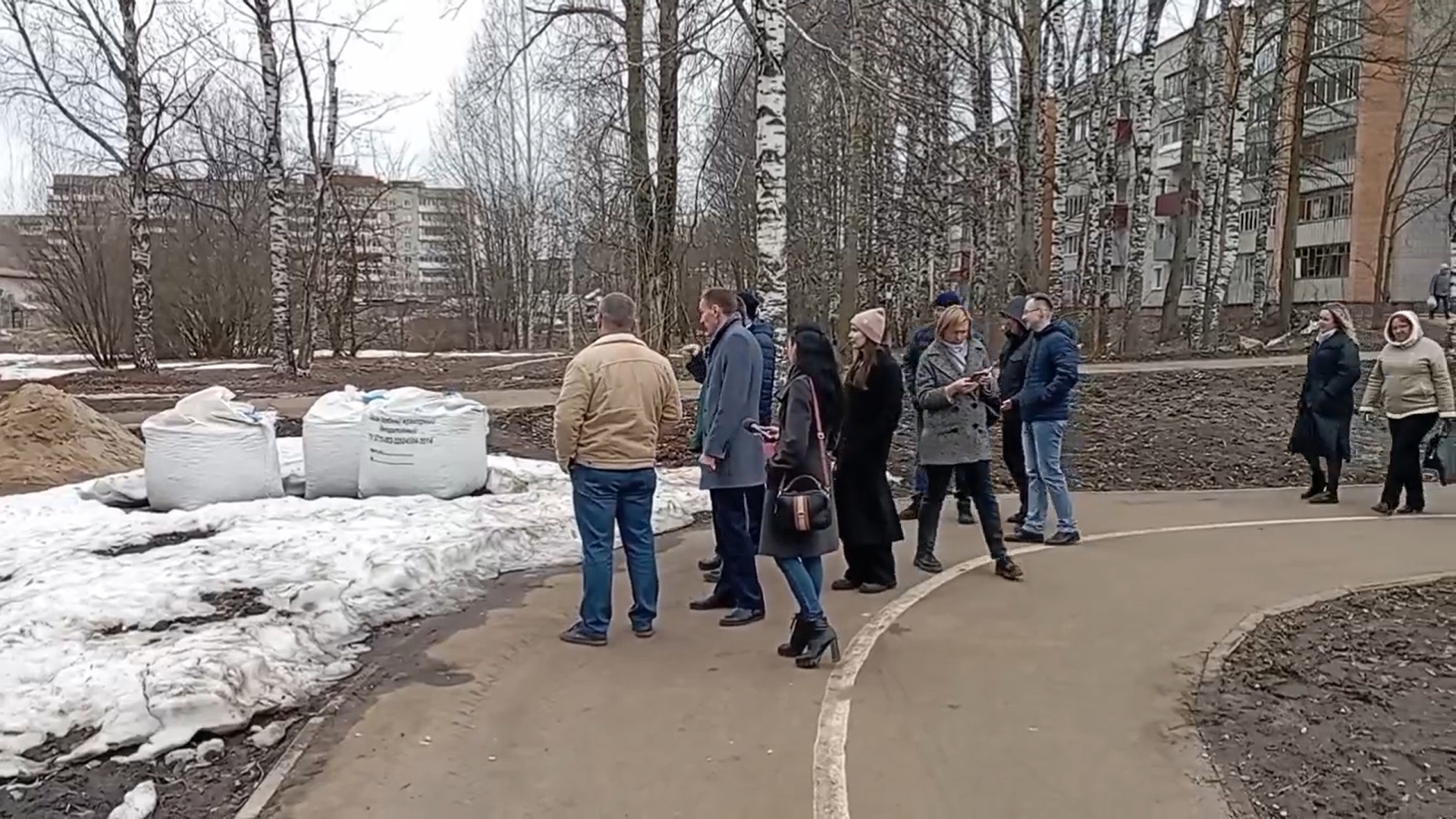 Кирово-чепецкие чиновники проверили состояние парка "Южный" после первой зимы