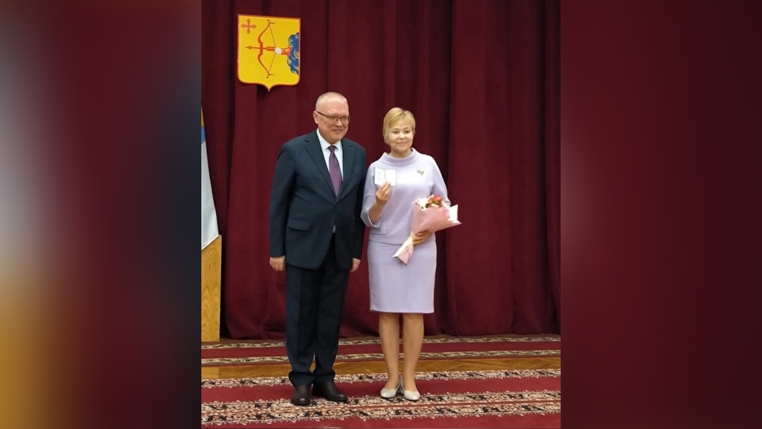 Соколов наградил почетным знаком заместителя главы кирово-чепецкой администрации