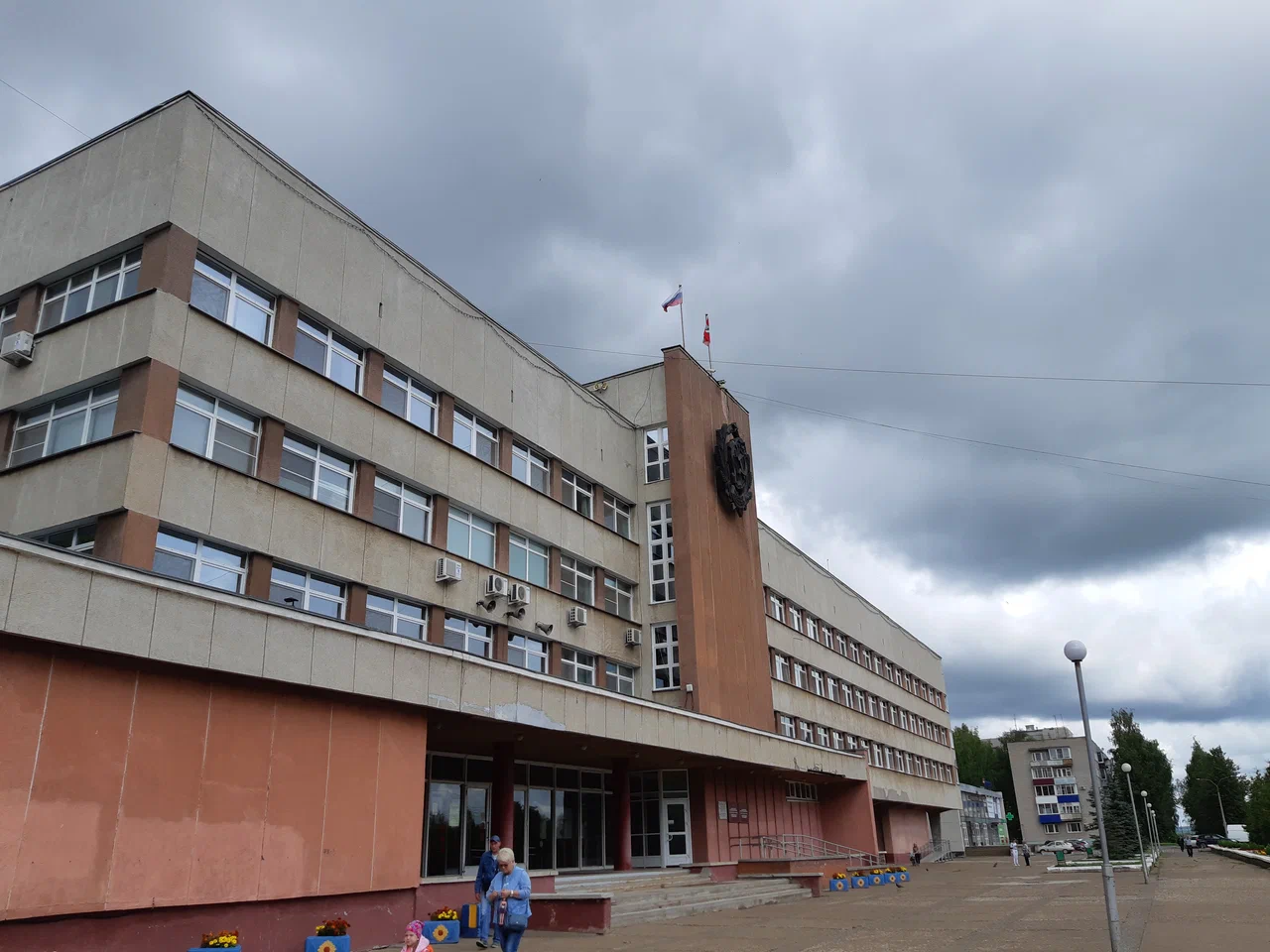 В Кирово-Чепецке из бюджета города выделили 166 тыс. рублей на письменный стол 