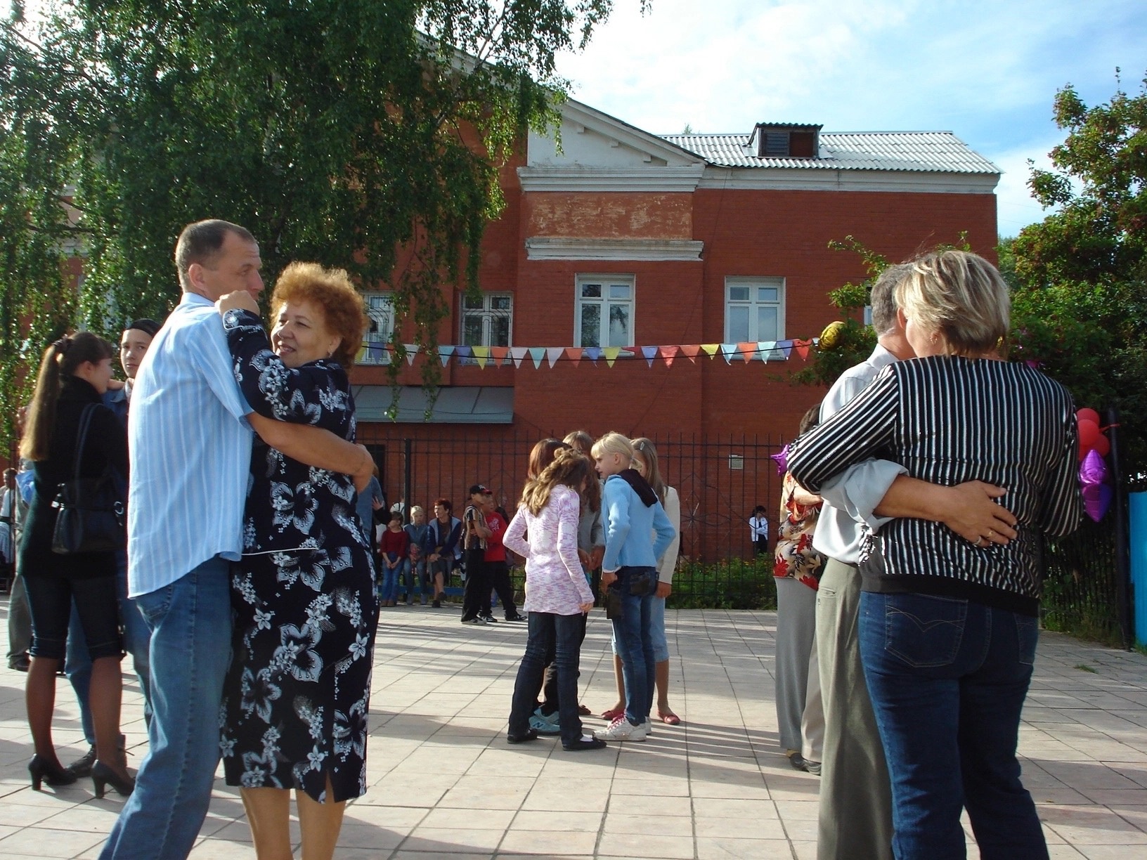 Деньги посыплются с небес: Павел Глоба пророчит двум знакам впечатляющий успех с 16 мая