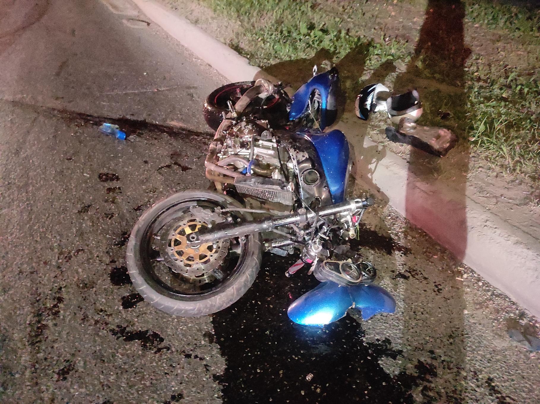 В Кирово-Чепецке мотоциклист чудом выжил в страшной аварии с кроссовером